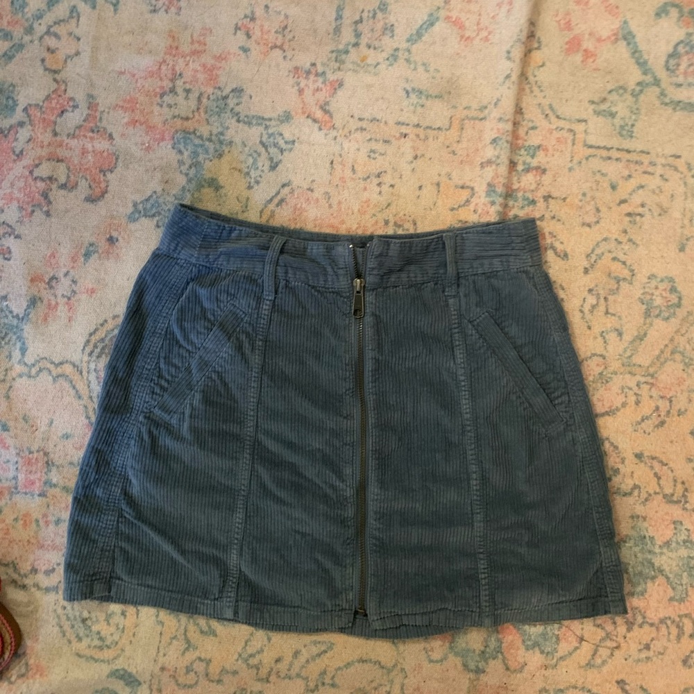 American Eagle corduroy skirt sz 4